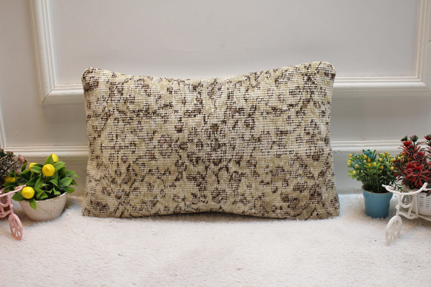 Handmade Floral Kilim Pillow Cover: Beige Turkish Rug, 12x20 inc