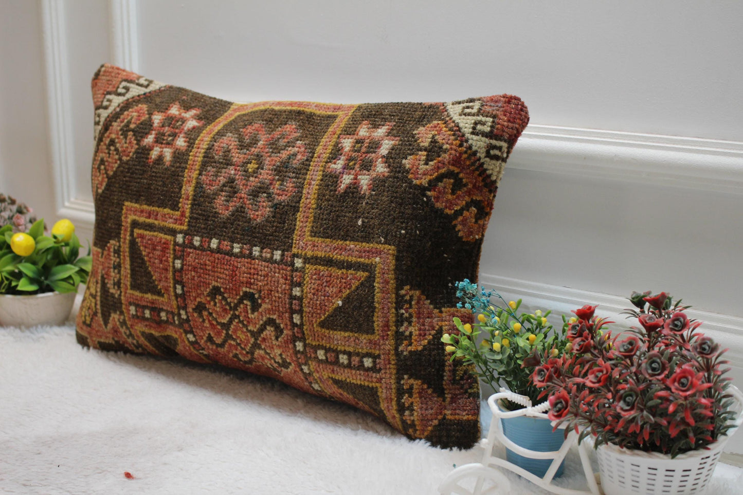 Vintage Turkish Rug Lumbar Pillow Cover: Black & Red, 12x20 inch