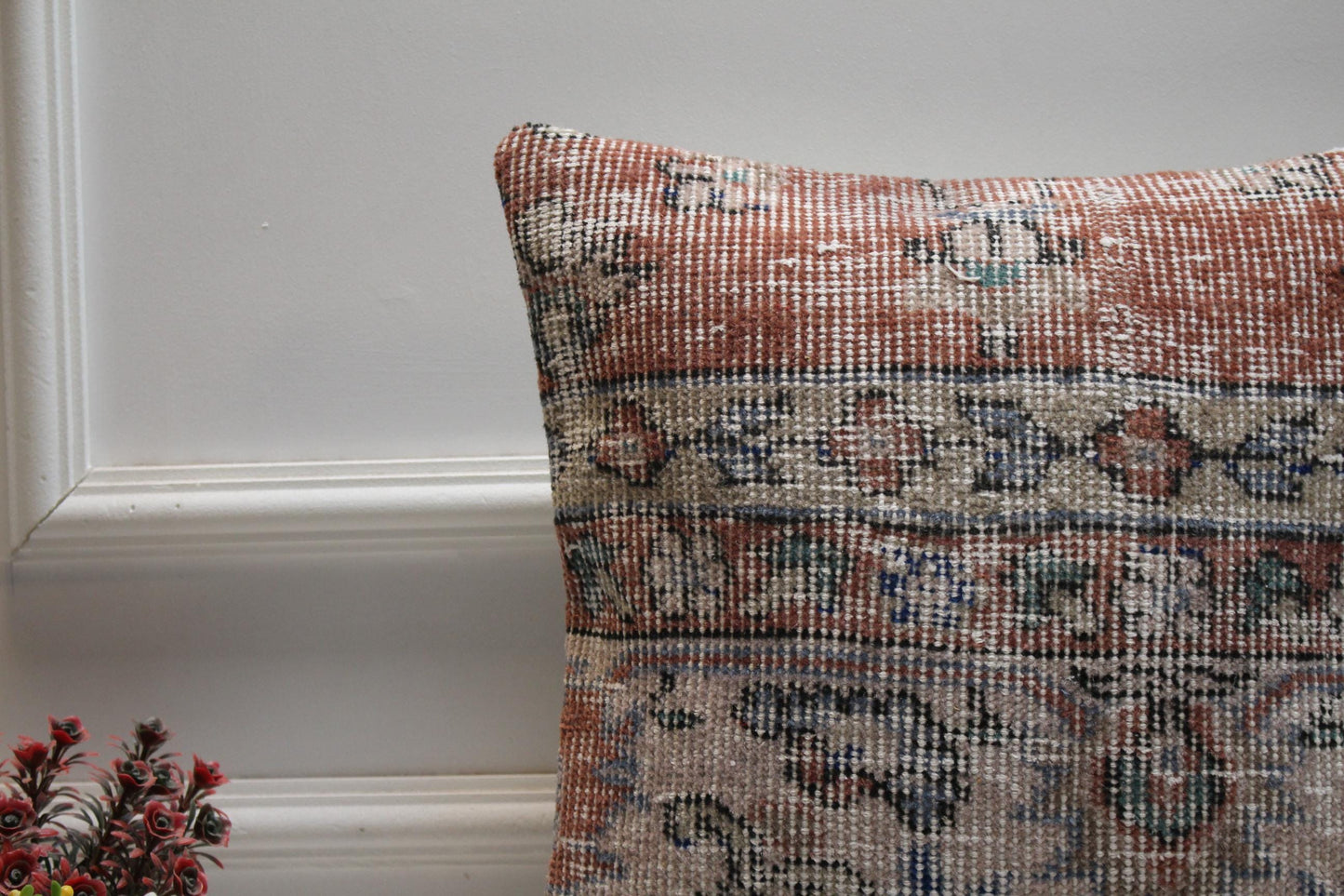 Handmade Turkish Rug Pillow Cover: Floral Boho Decor (16x16 in)