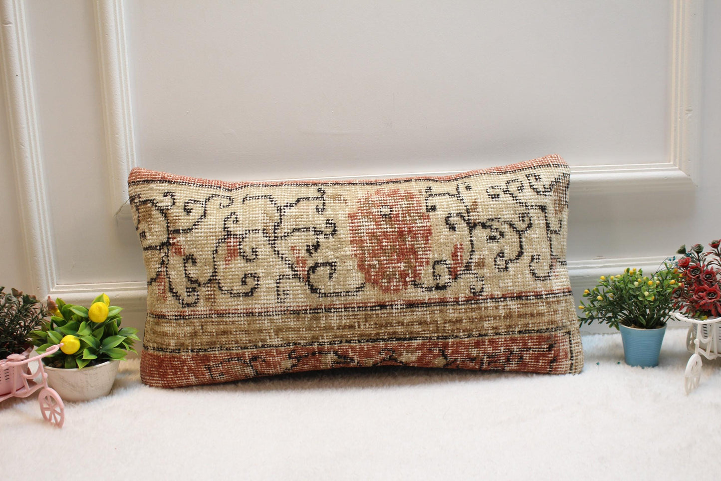 Floral Kilim Lumbar Pillow Cover: Vintage Woven Rug, 12x24 inch