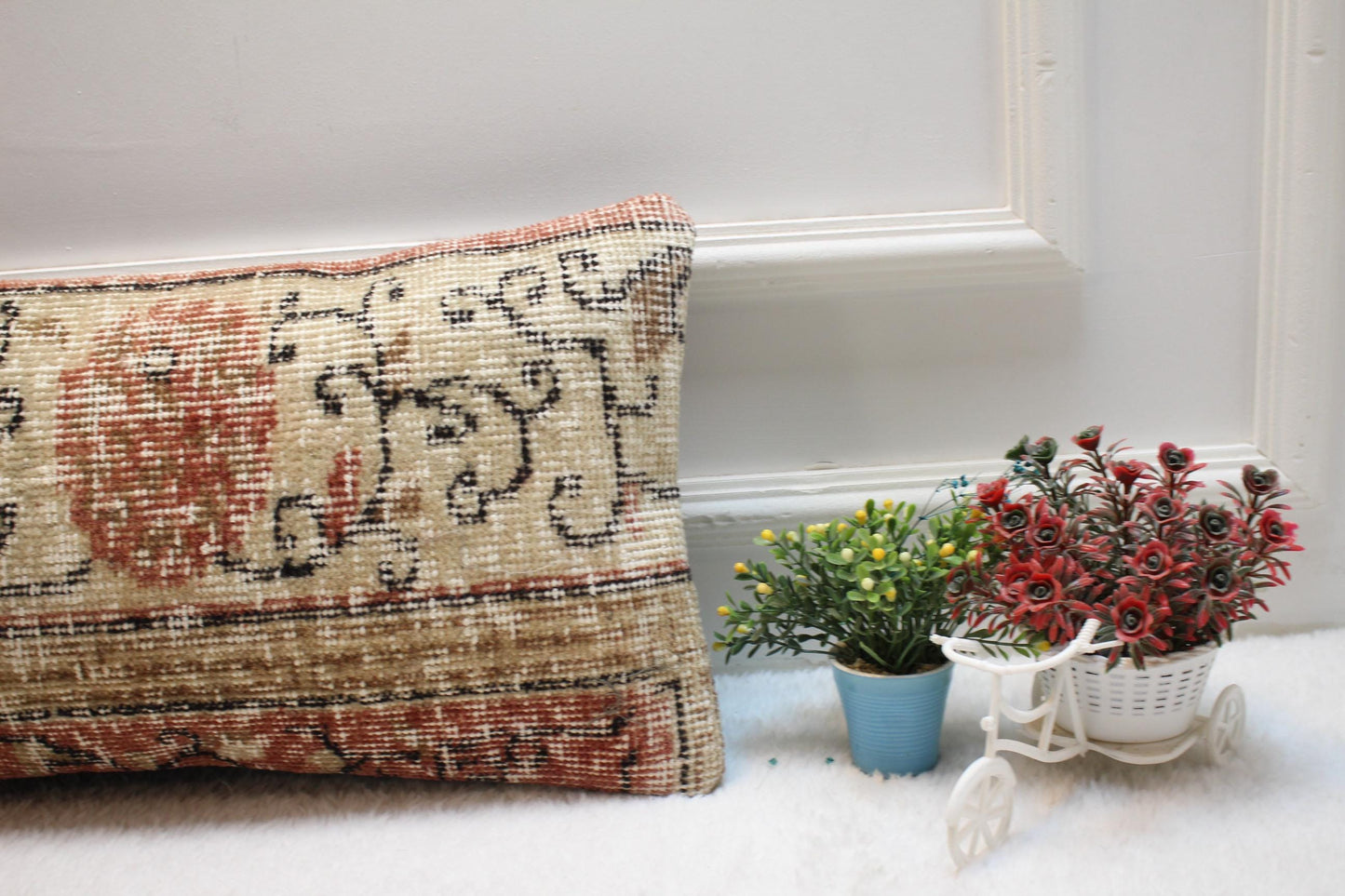 Floral Kilim Lumbar Pillow Cover: Vintage Woven Rug, 12x24 inch