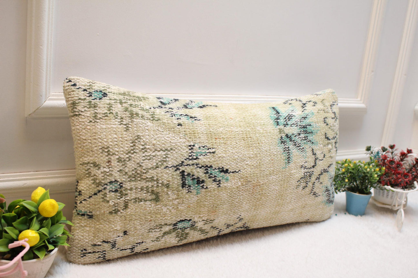 Floral Turkish Rug Lumbar Pillow Cover: Vintage Wool Throw Pillow (12x24 in)