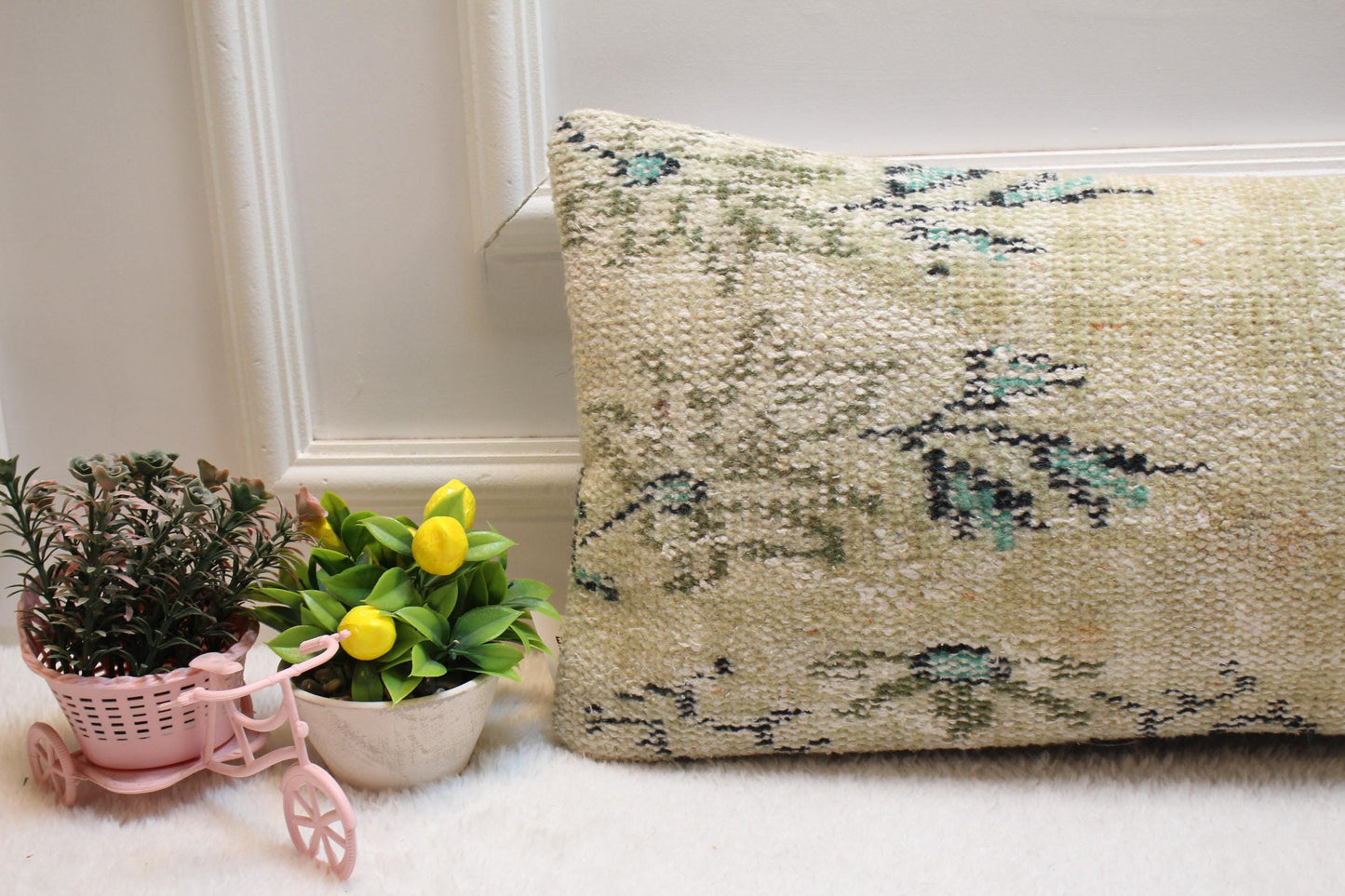 Floral Turkish Rug Lumbar Pillow Cover: Vintage Wool Throw Pillow (12x24 in)
