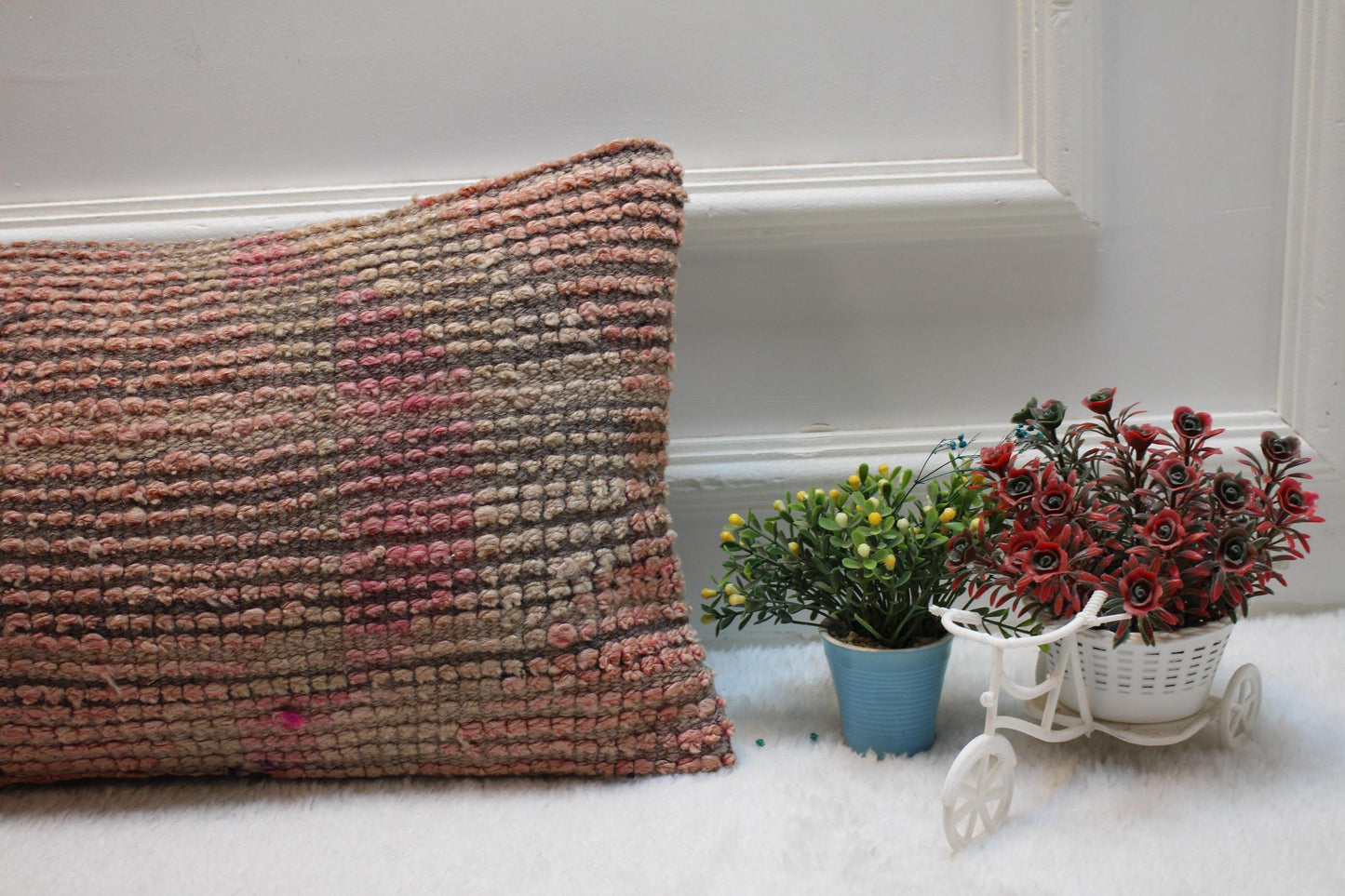Handmade Kilim Lumbar Pillow Cover: Upcycled Wool, Pink Beige (12x24 in)