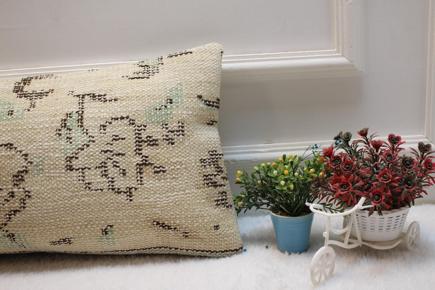 Handmade Beige Anatolian Lumbar Pillow Cover: Upcycled Kilim, 12x24 inch
