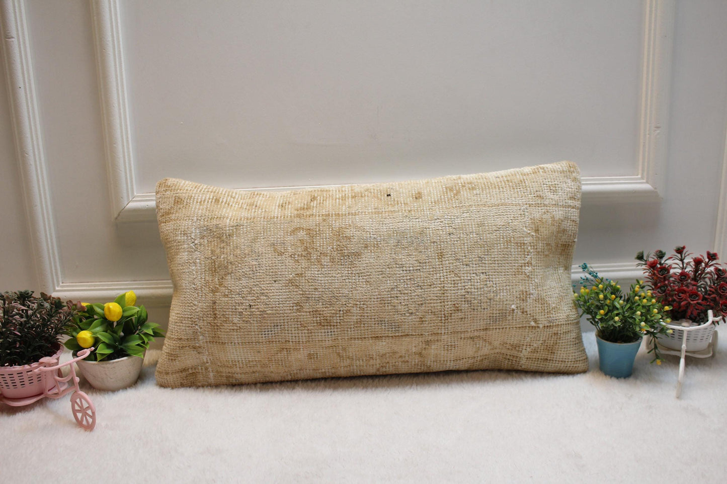 Beige Turkish Rug Lumbar Pillow Cover: Vintage Home Design (12x24in)