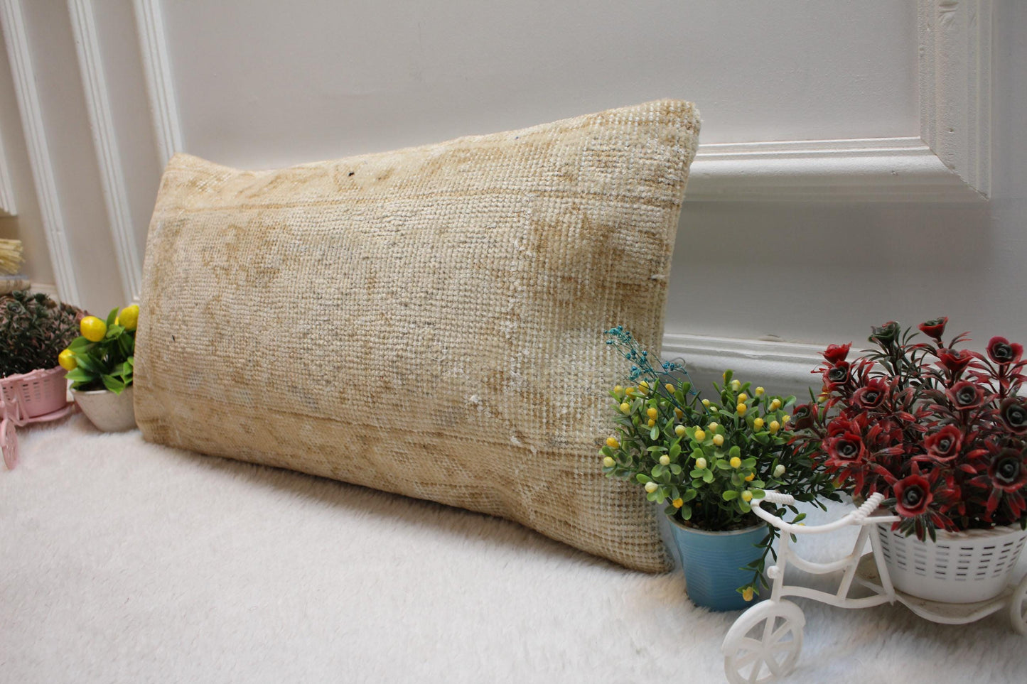 Beige Turkish Rug Lumbar Pillow Cover: Vintage Home Design (12x24in)