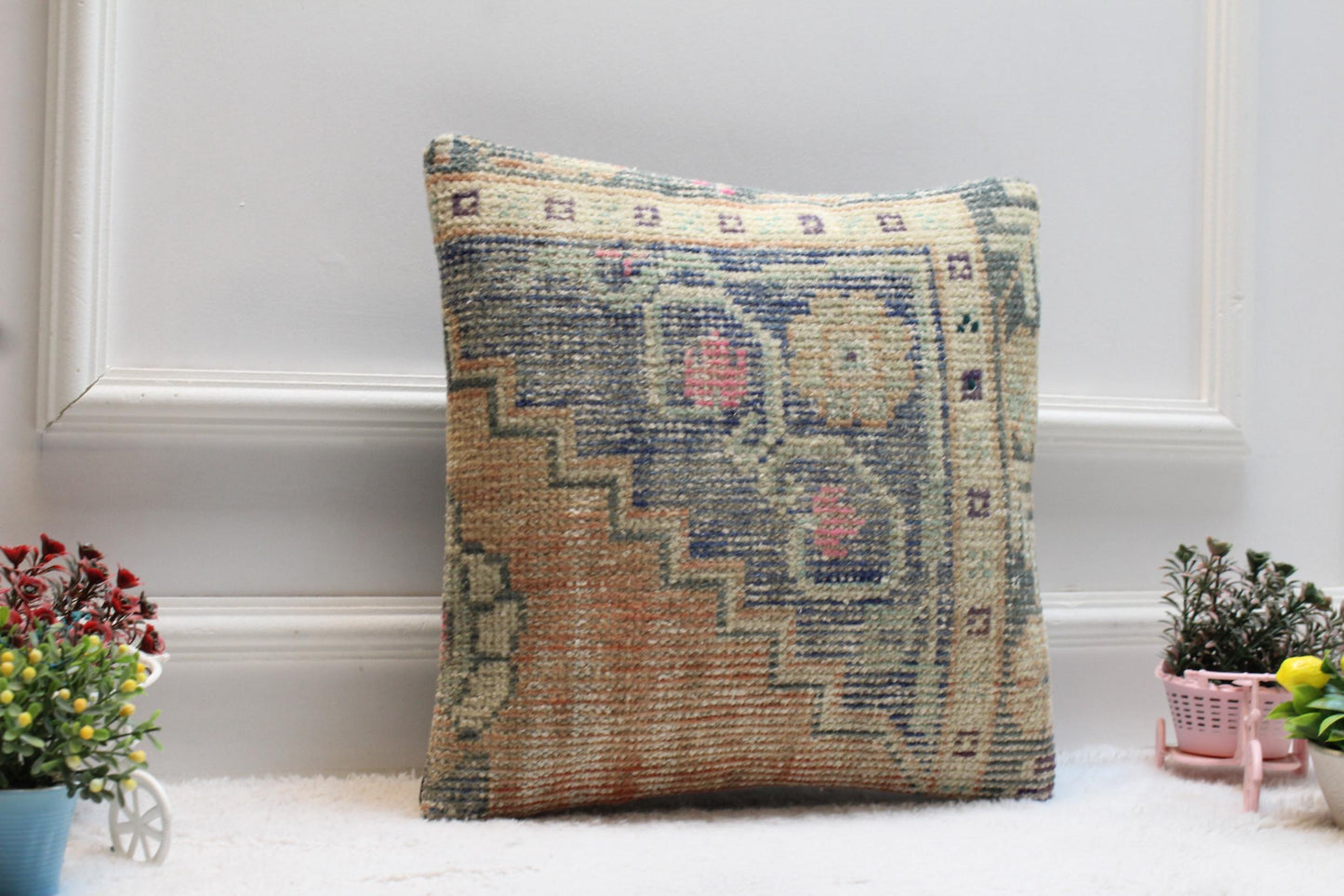 Floral Turkish Rug Pillow Cover: Handmade Wool Kilim, 16x16 inc