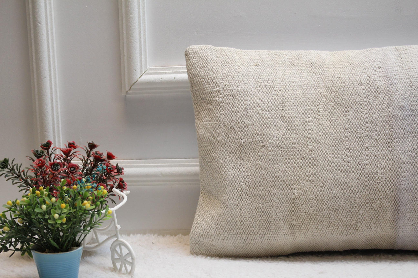 White Turkish Kilim Lumbar Pillow Cover: Vintage Woven Rug, 12x24 inch