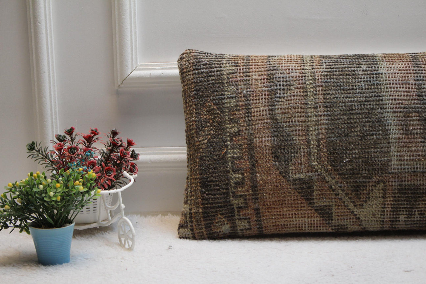 Handmade Turkish Rug Lumbar Pillow Cover: Geometric Boho Design (12x24in)