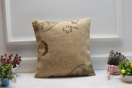 Handmade Beige Turkish Rug Pillow Cover: Boho Home Decor (16x16 in)