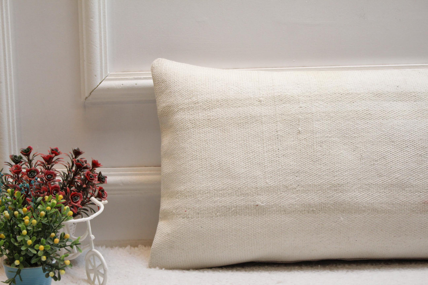 Handmade White Kilim Pillow Cover: Upcycled Woven Rug, 12x24 inch