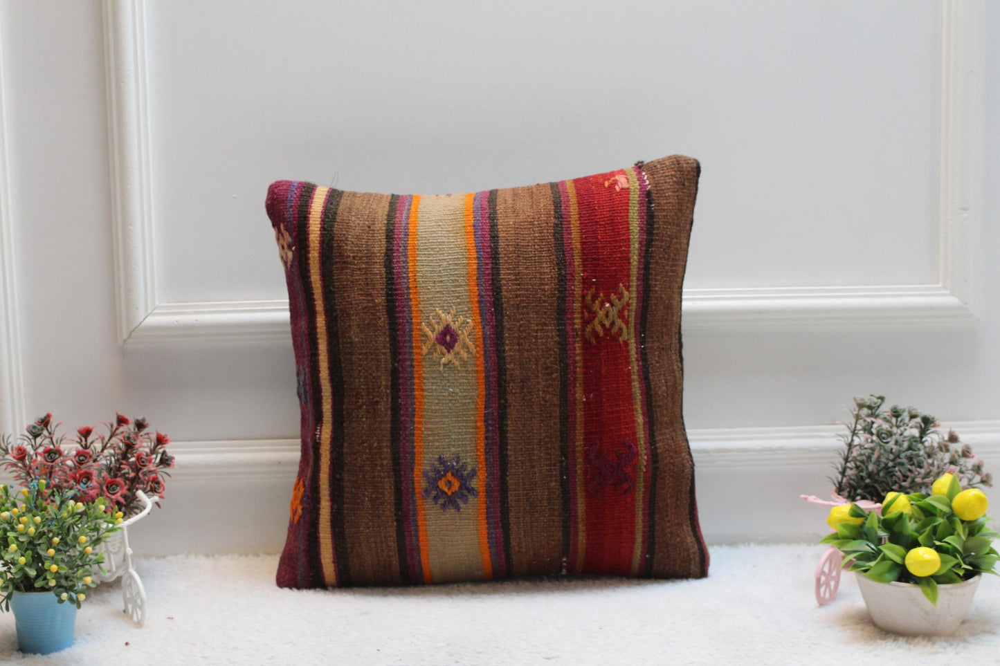 Handmade Kilim Pillow Cover: Vintage Wool Throw Cushion (16x16 Inch)