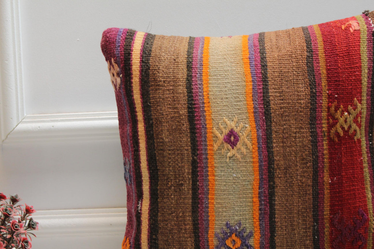 Handmade Kilim Pillow Cover: Vintage Wool Throw Cushion (16x16 Inch)