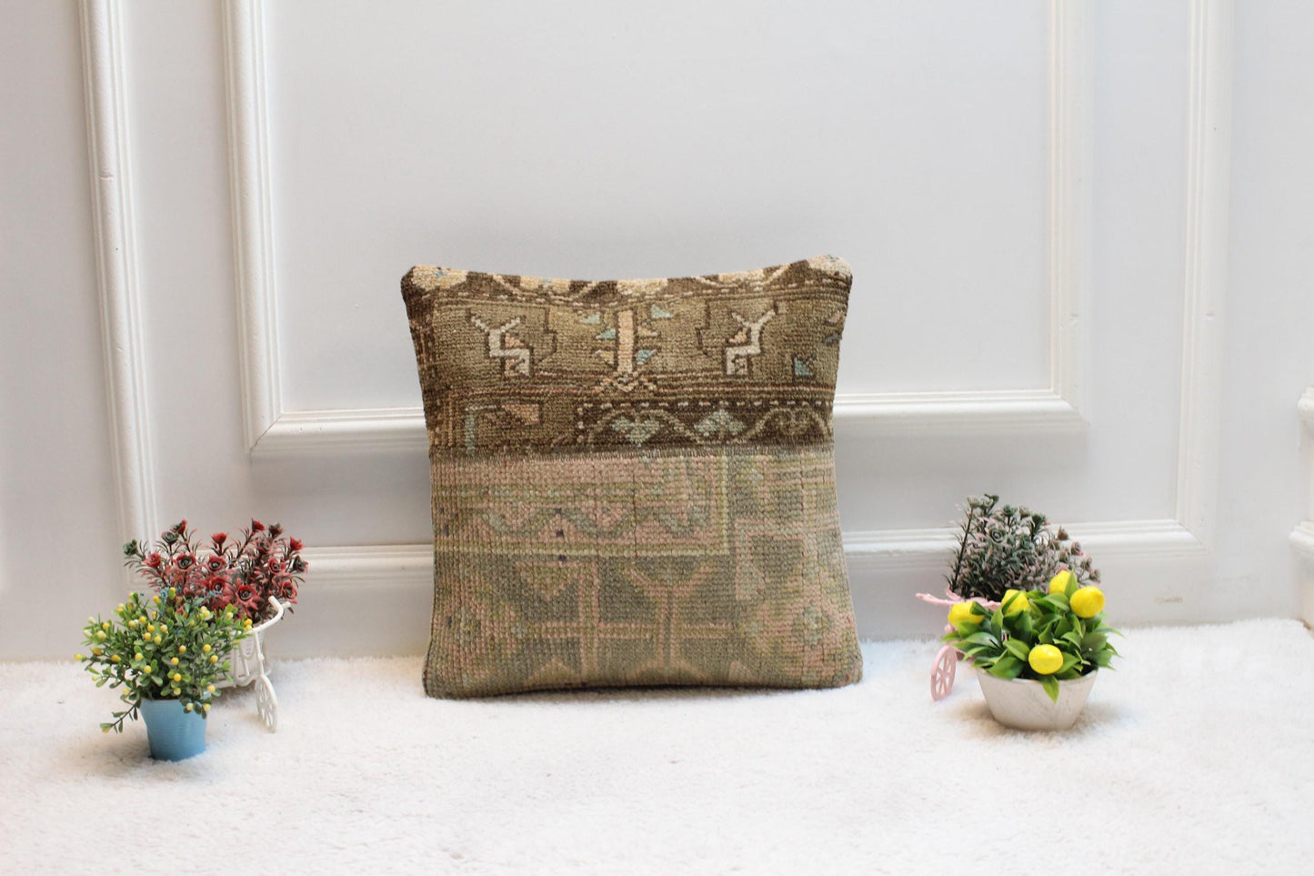 Vintage Turkish Rug Pillow Cover: Patchwork Wool Throw Pillow (16x16 in)