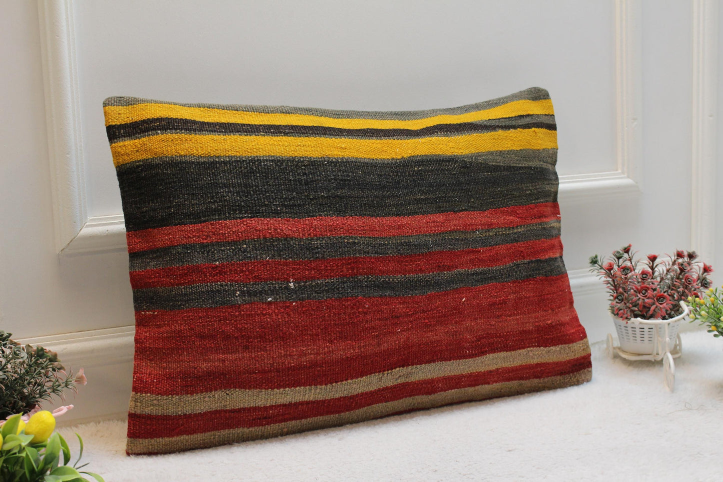 Handmade Kilim Pillow Cover: Upcycled Woven Wool, Red Beige (16x24in)