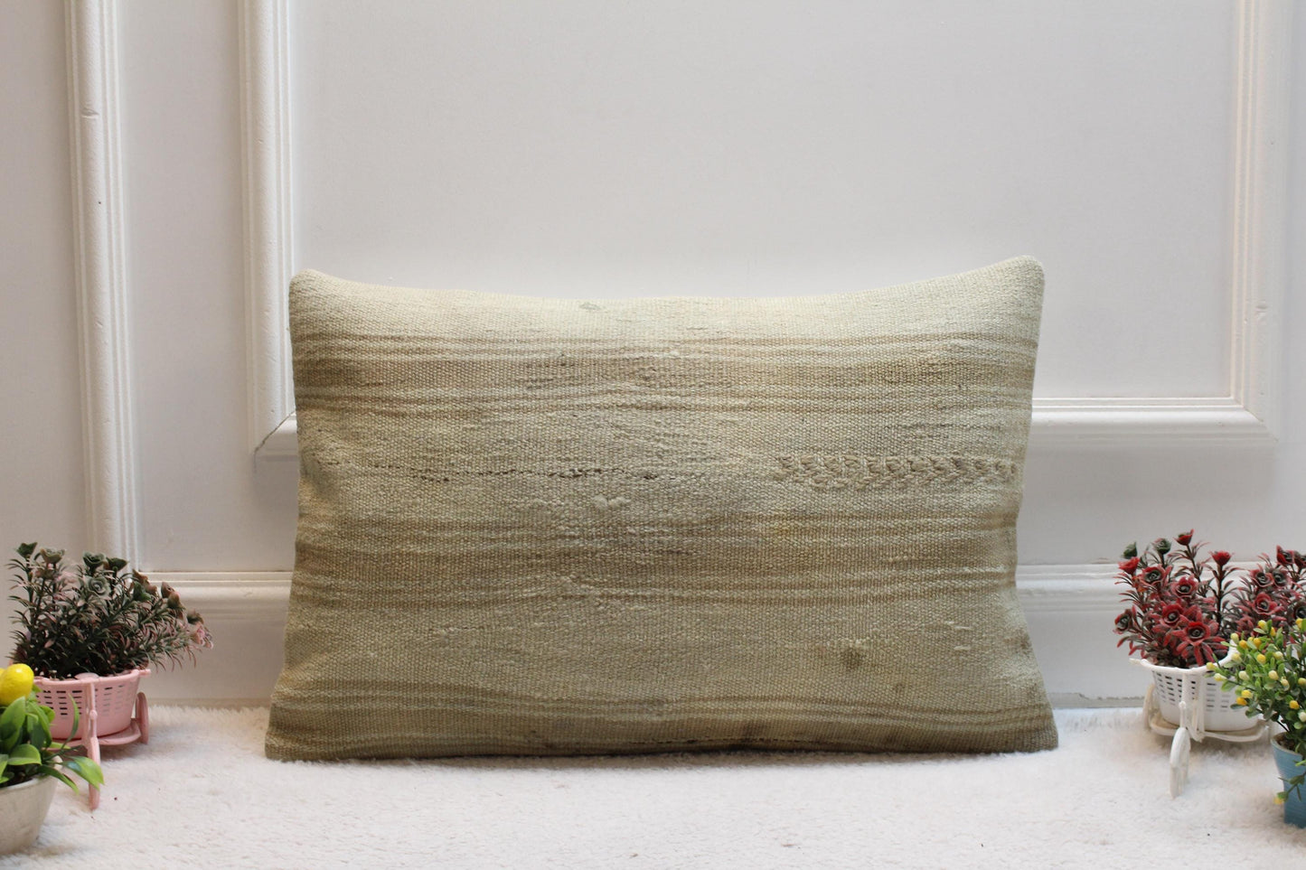 Beige Boho Kilim Pillow Cover: Organic Wool Throw Pillow (16x24 inc)