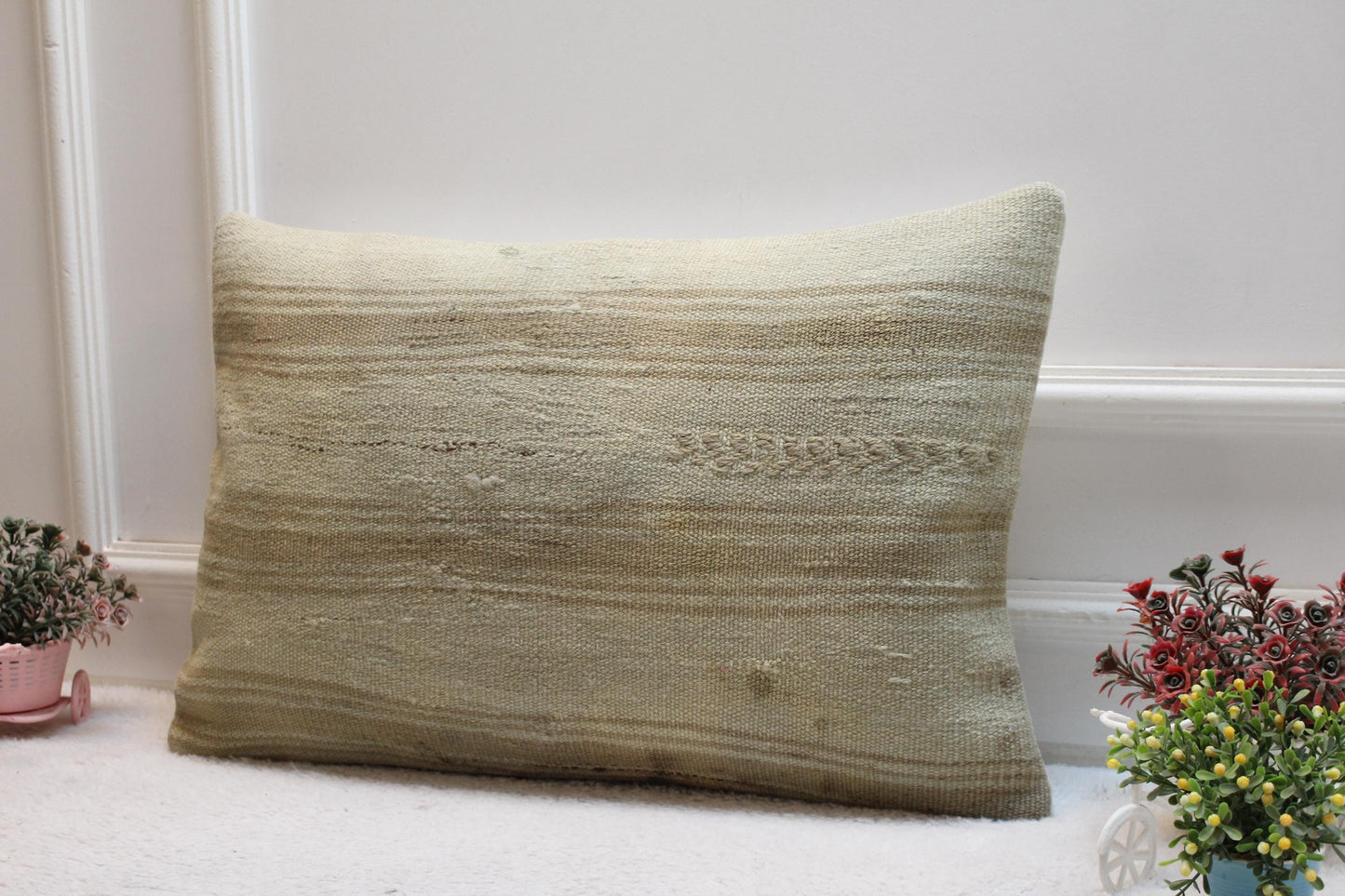 Beige Boho Kilim Pillow Cover: Organic Wool Throw Pillow (16x24 inc)