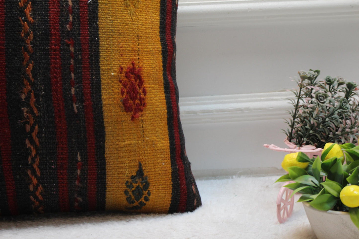 Handmade Kilim Pillow Cover: Organic Wool Boho Decor (16x16 inc)