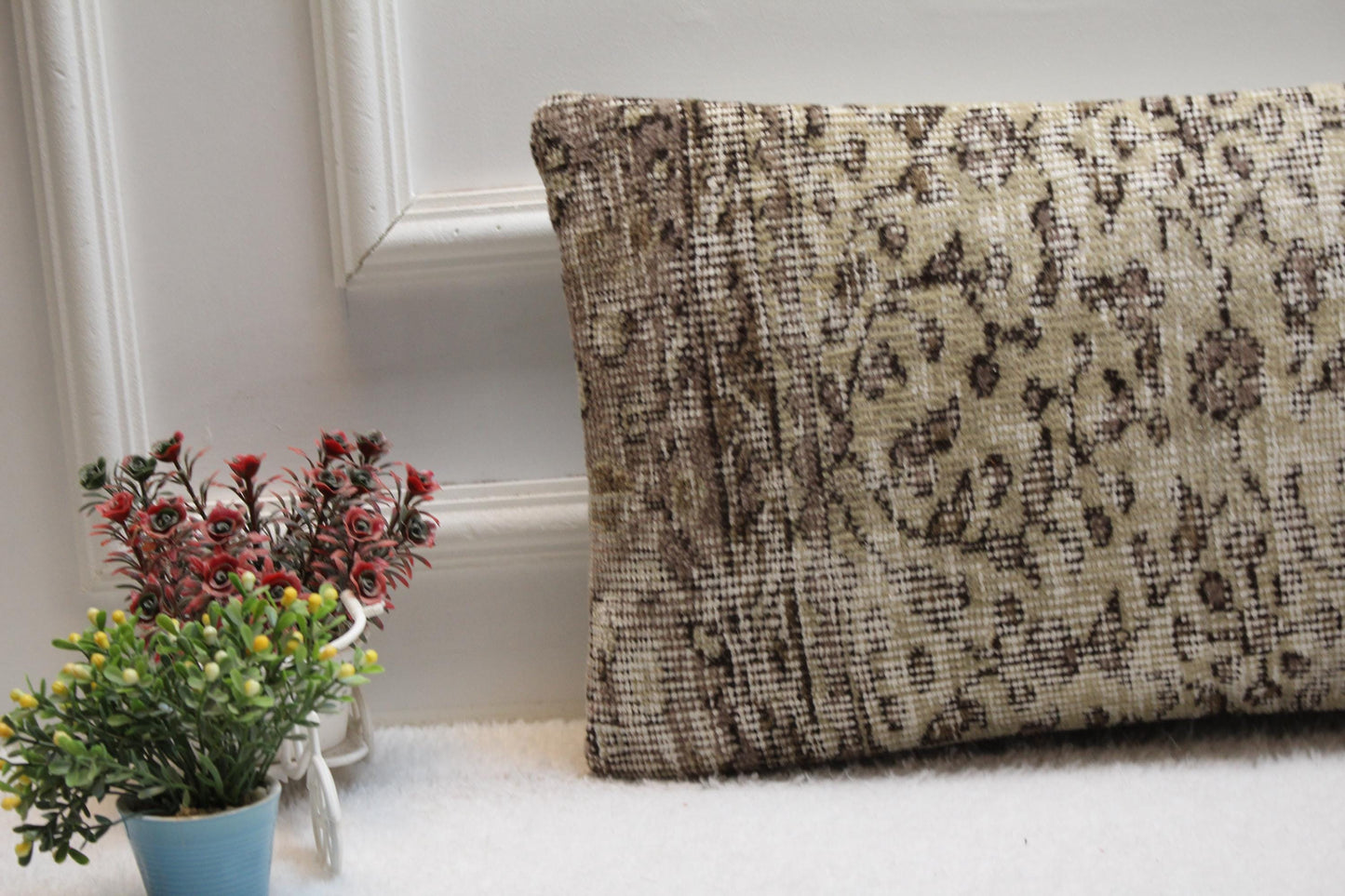 Handmade Turkish Kilim Lumbar Pillow Cover: Shabby Chic Decor (12x24)
