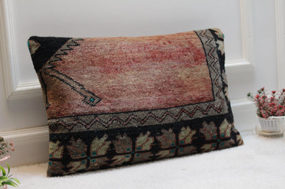 Handmade Turkish Lumbar Pillow Cover: Vintage Kilim Rug, 16x24 inch