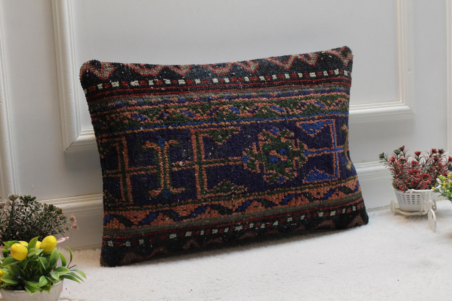 Handmade Turkish Rug Lumbar Pillow Cover: Vintage Woven Design (16x24 in)