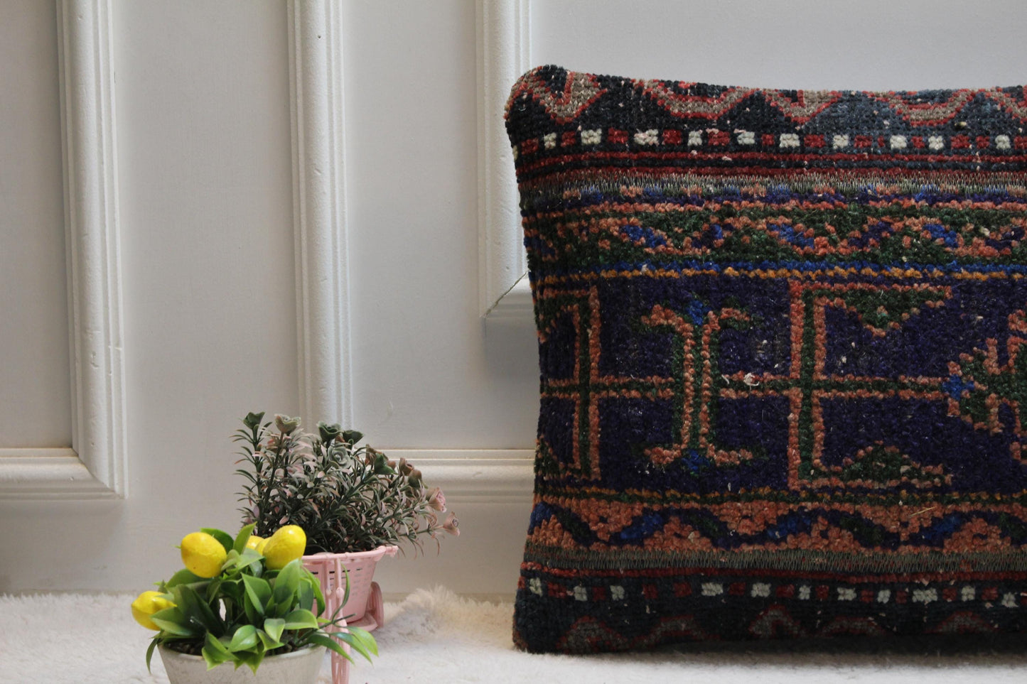 Handmade Turkish Rug Lumbar Pillow Cover: Vintage Woven Design (16x24 in)