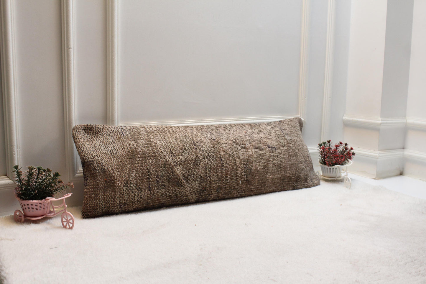 Handwoven Beige Kilim Lumbar Pillow Cover – Rustic Turkish Wool, 12x36”
