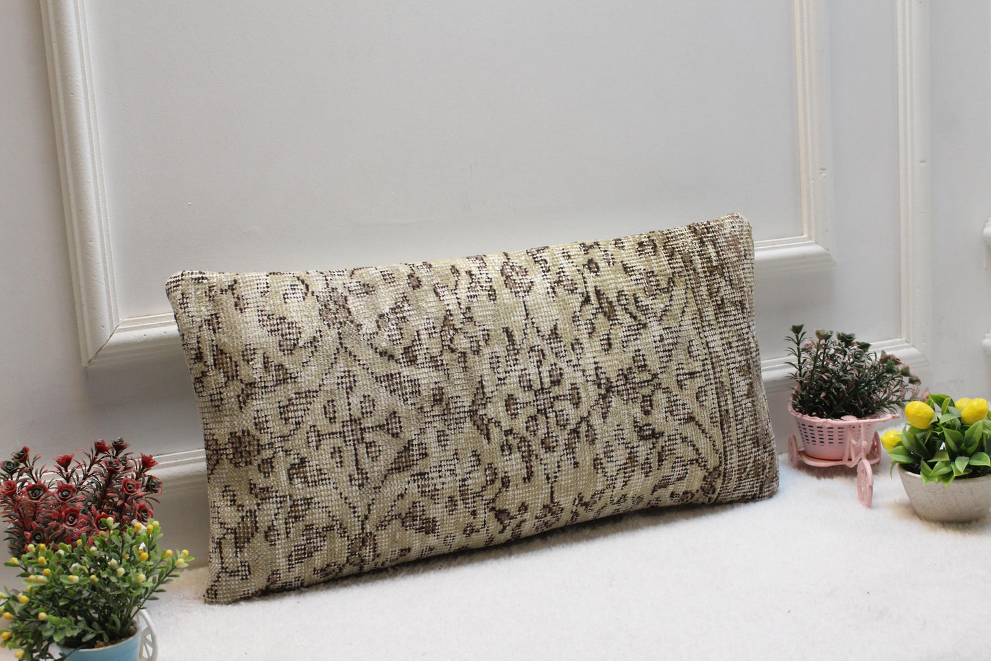 Vintage Turkish Rug Lumbar Pillow Cover: Bohemian Farmhouse Cushion (12x24)