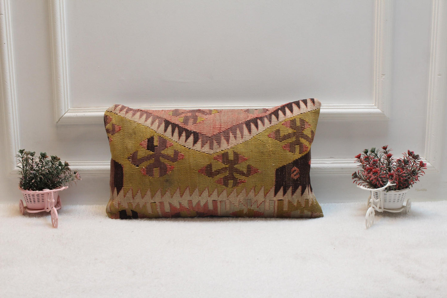 Geometric Kilim Pillow Cover: Vintage Turkish Rug, 12x20 inch