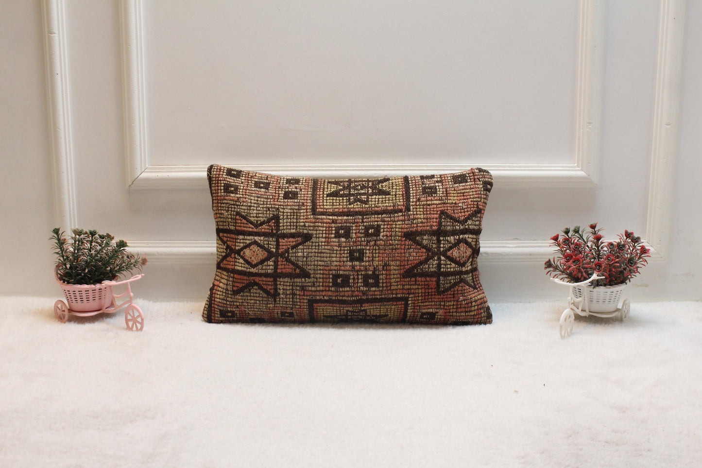 Handmade Turkish Kilim Pillow Cover: Organic Wool Lumbar Cushion (12x20 in)