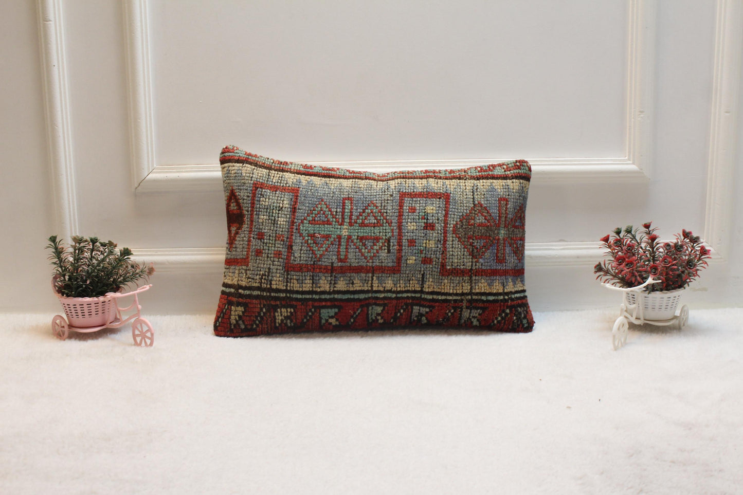 Vintage Turkish Rug Lumbar Pillow Cover: Organic Wool, 12x20 inch