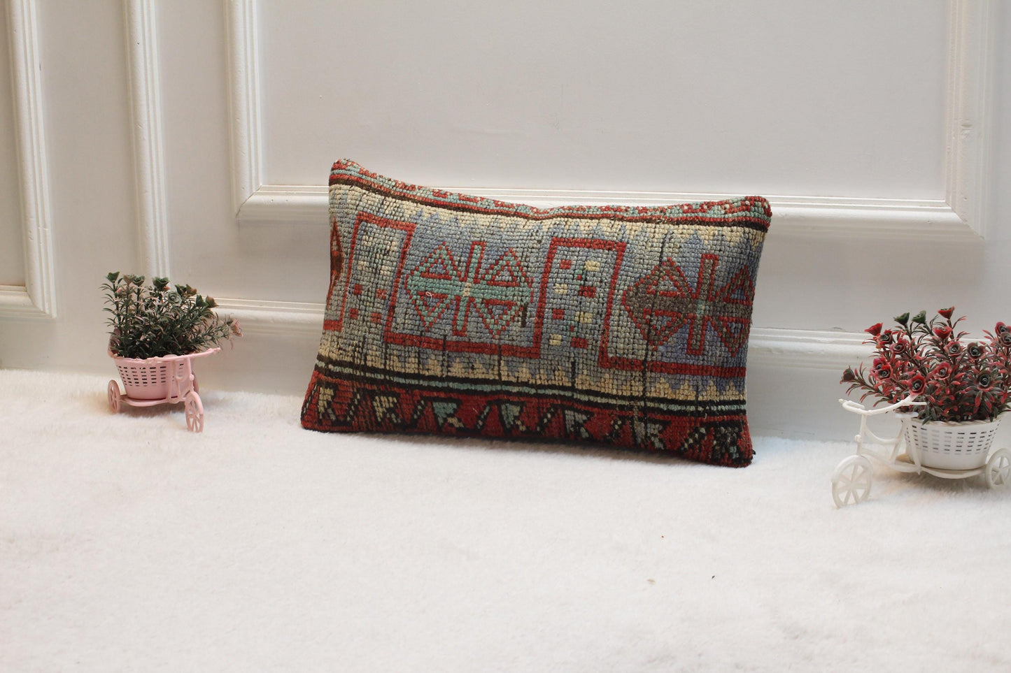 Vintage Turkish Rug Lumbar Pillow Cover: Organic Wool, 12x20 inch