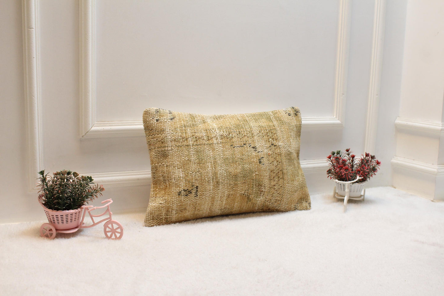 Handmade Beige Kilim Lumbar Pillow Cover: Turkish Rug Pillow (12x20 inc)