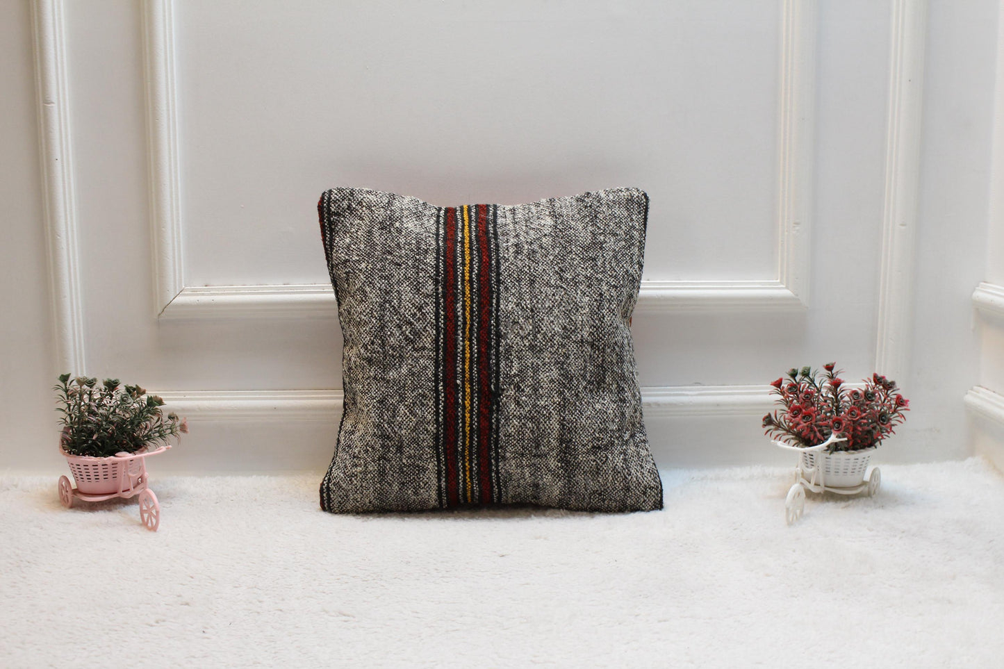 Handmade Gray Kilim Pillow Cover: Vintage Woven Wool, 16x16 inch