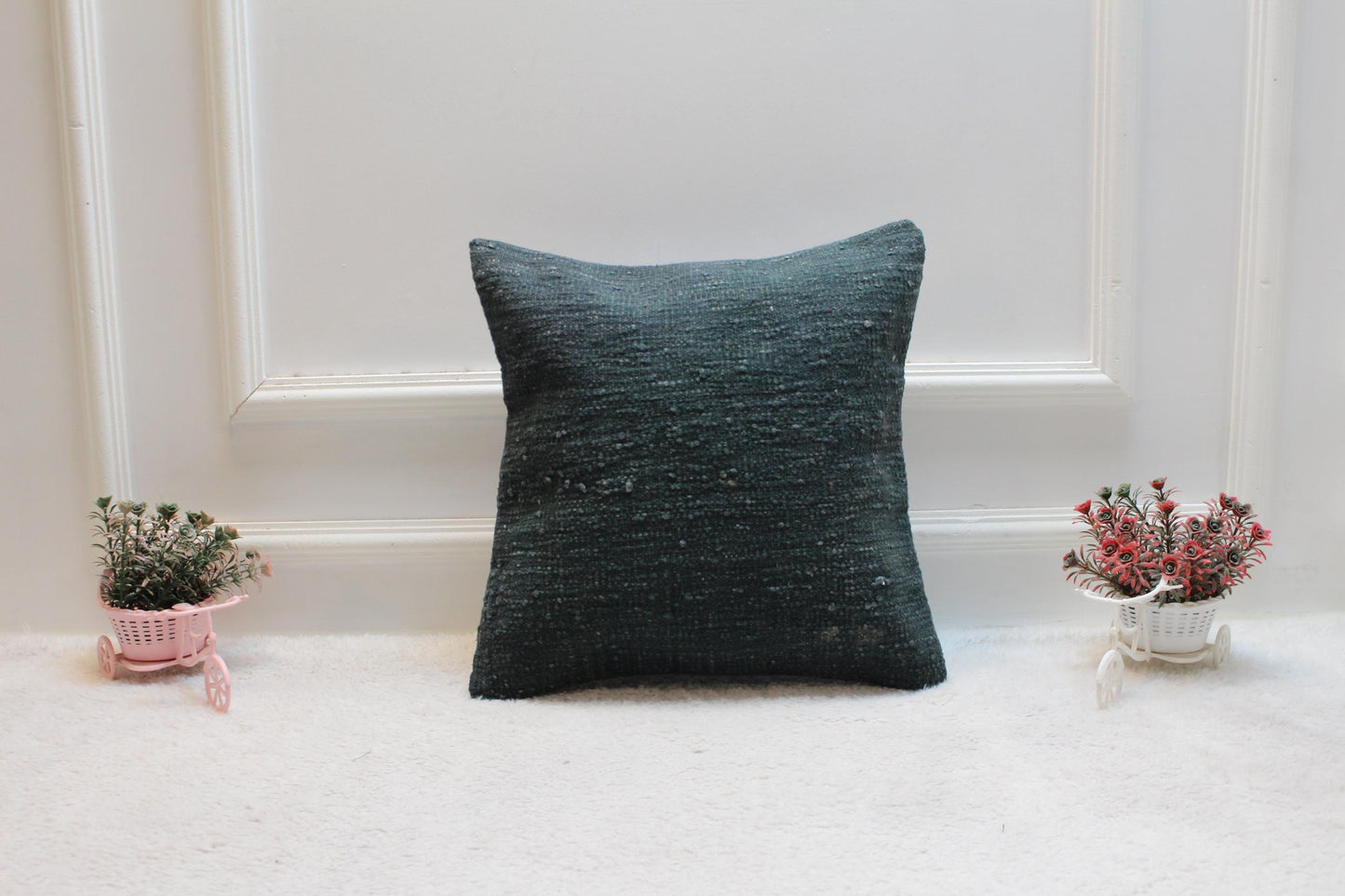 Green Vintage Kilim Pillow Cover: Handmade Wool, 16x16 inch