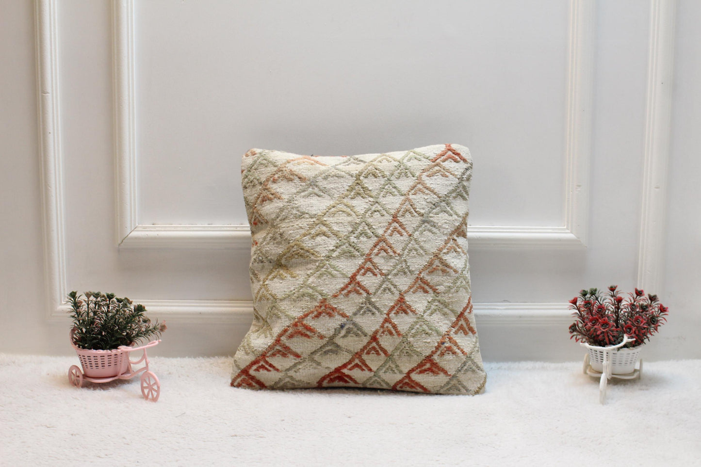 Geometric Kilim Pillow Cover: Handmade Boho Wool, 16x16 inch