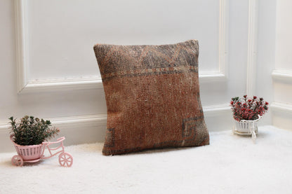 Handmade Vintage Turkish Kilim Pillow Cover: Organic Wool, 16x16 inch