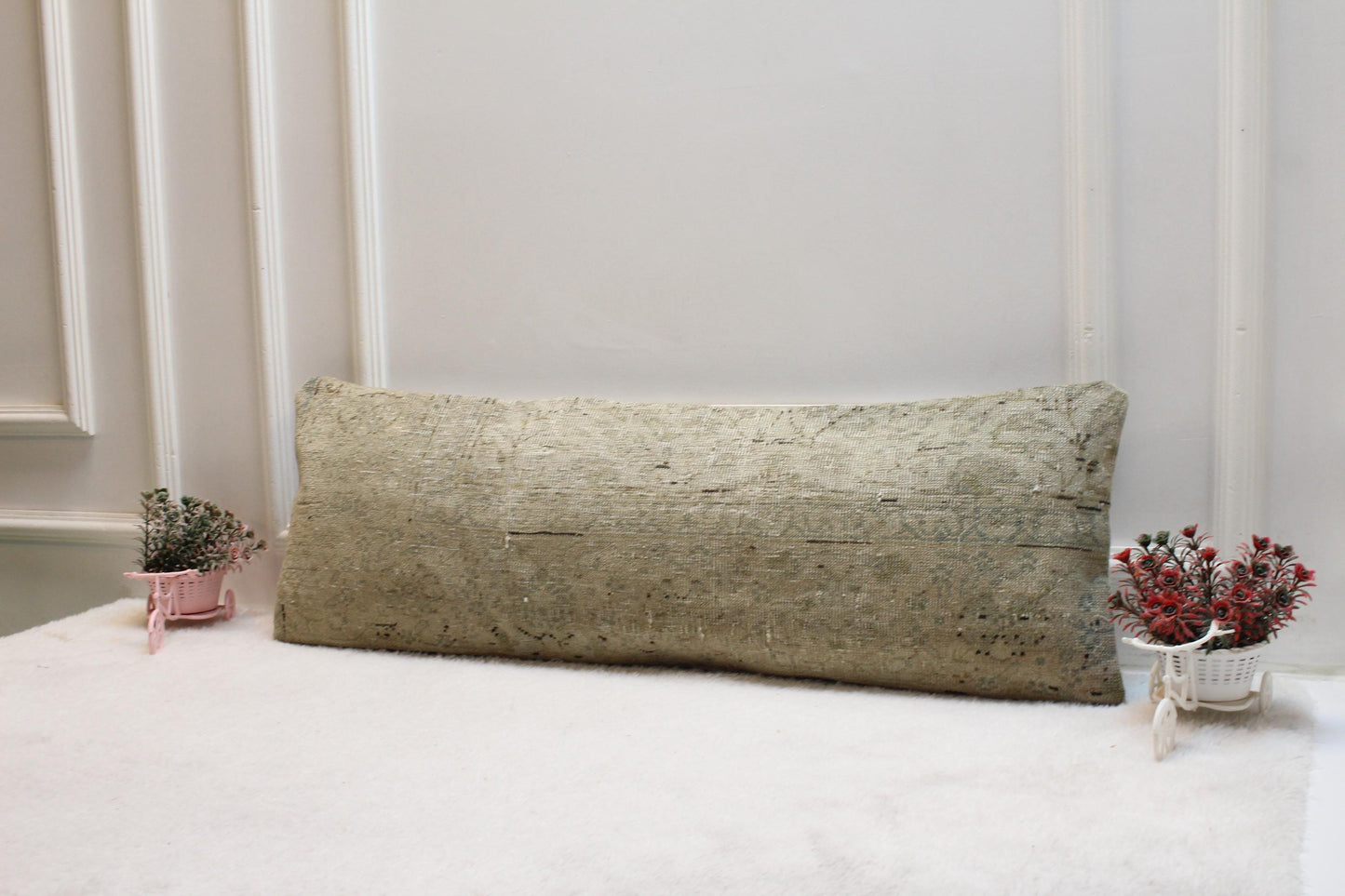 Beige Turkish Rug Lumbar Pillow Cover: Vintage Printed Bolster (12x36)
