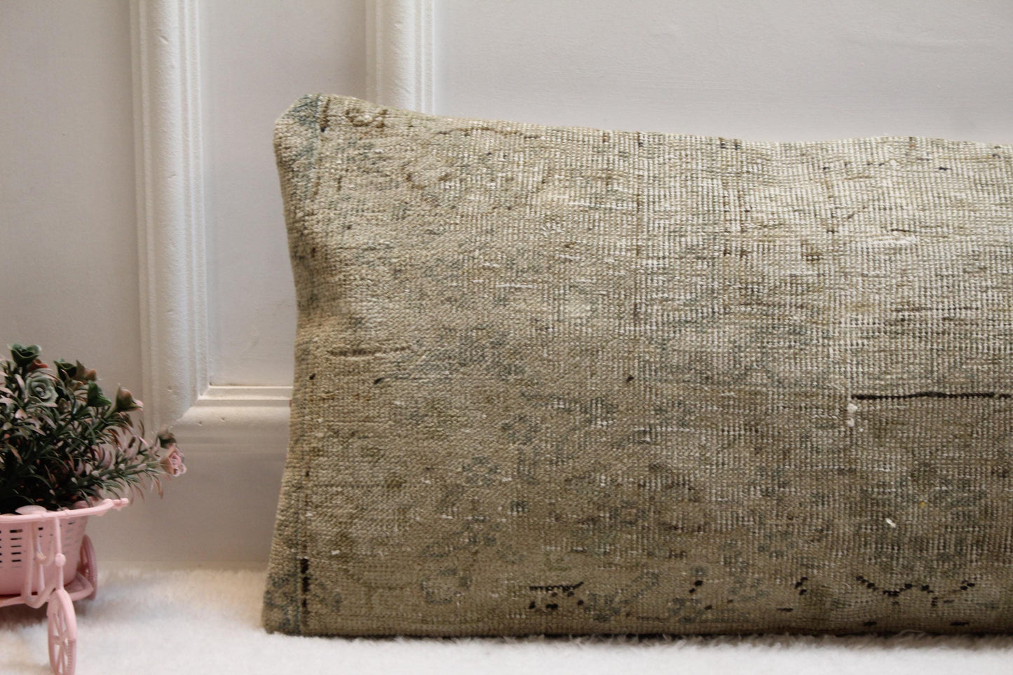 Beige Turkish Rug Lumbar Pillow Cover: Vintage Printed Bolster (12x36)