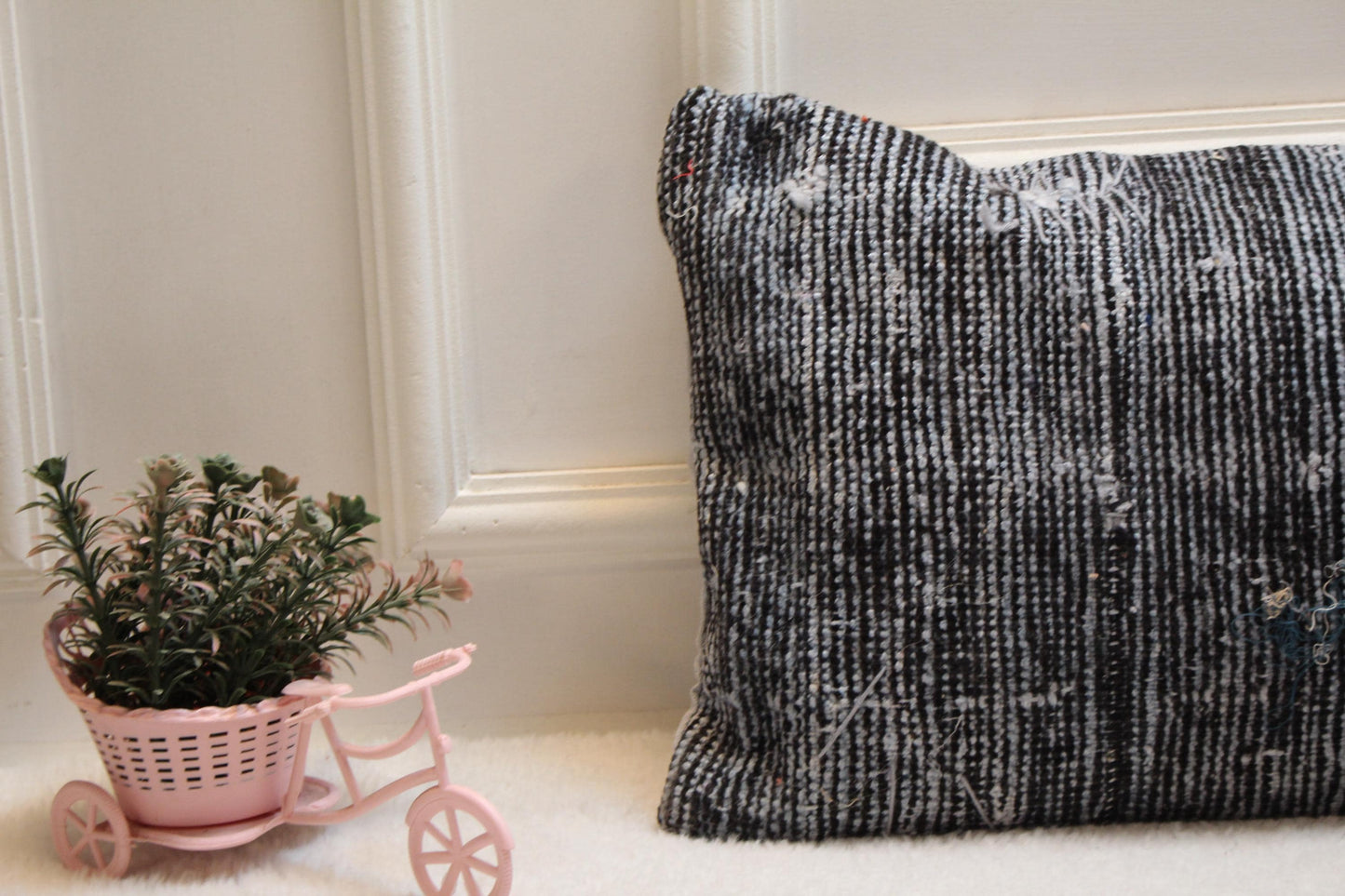 Handmade Turkish Kilim Lumbar Pillow Cover: Organic Wool, 12x36 inc