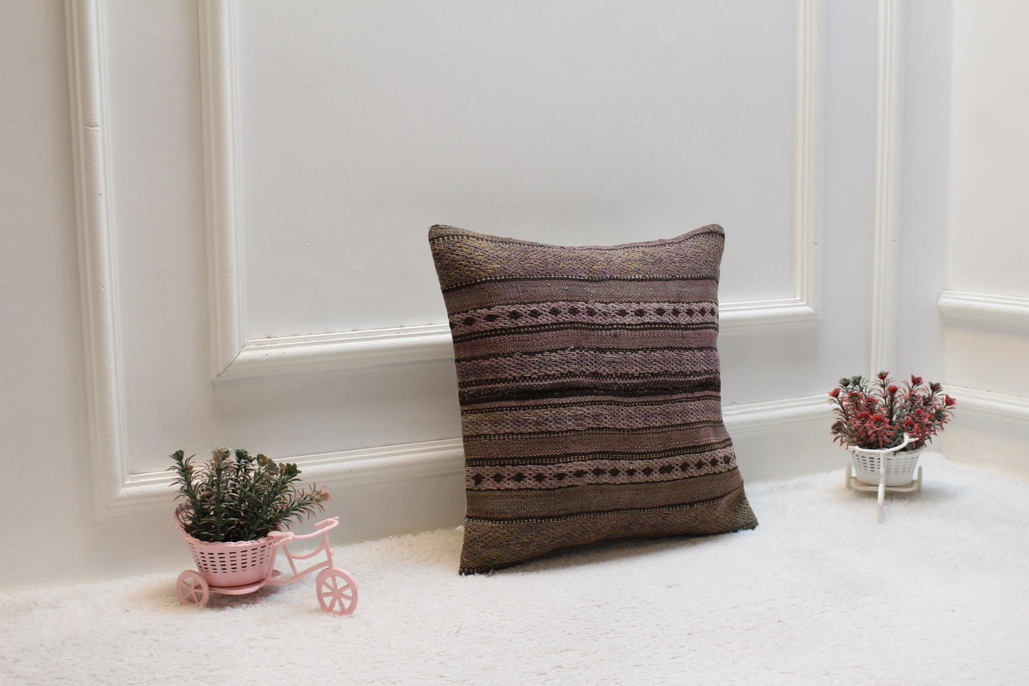 Geometric Kilim Pillow Cover: Handmade Turkish Woven Rug, 16x16 inch
