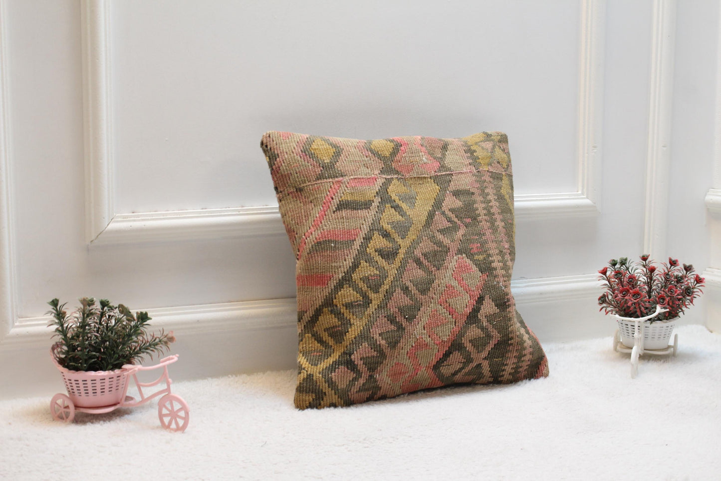 Handmade Kilim Pillow Cover: Vintage Anatolian Throw Pillow (16x16 in)