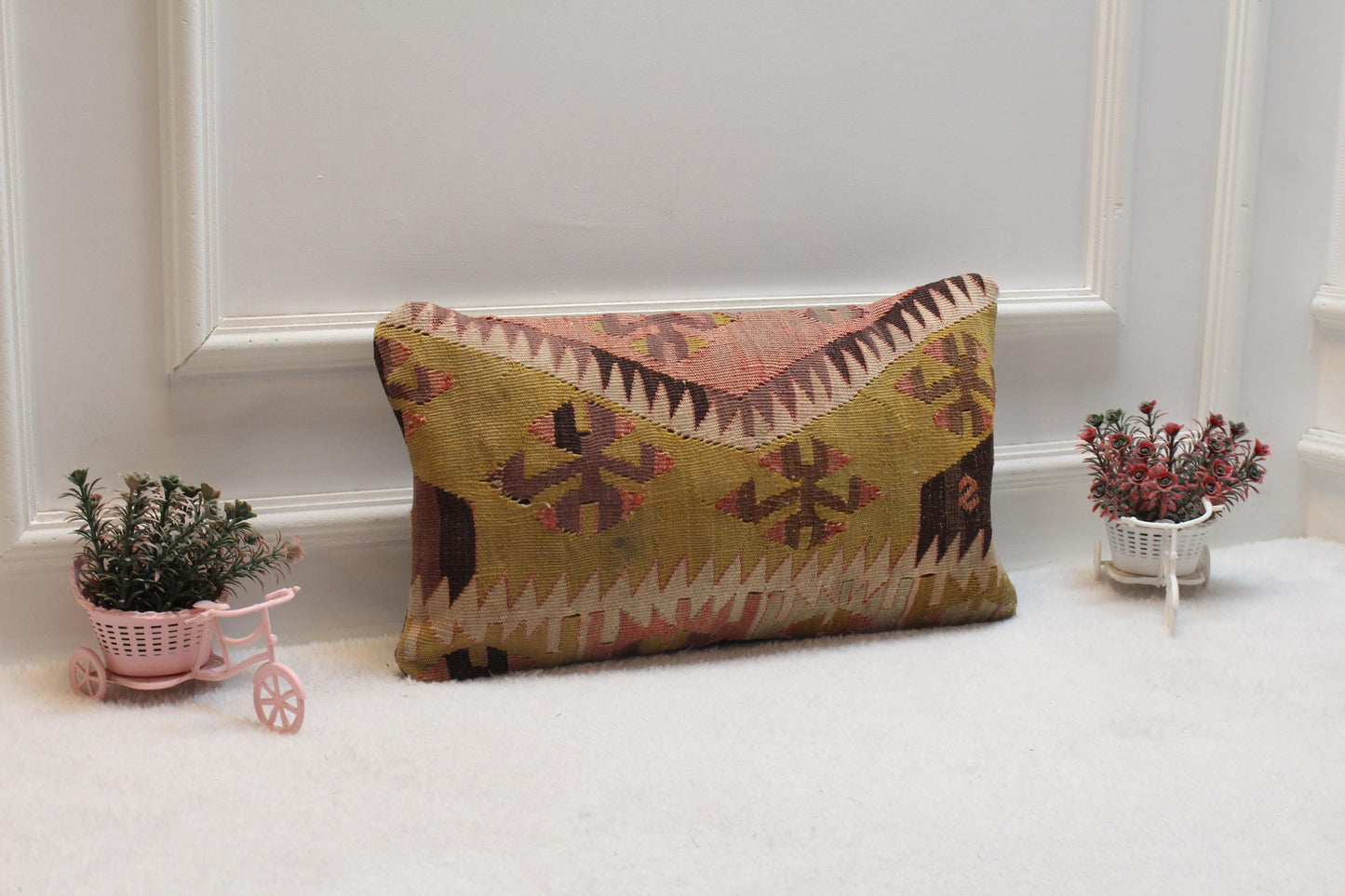 Geometric Kilim Pillow Cover: Vintage Turkish Rug, 12x20 inch