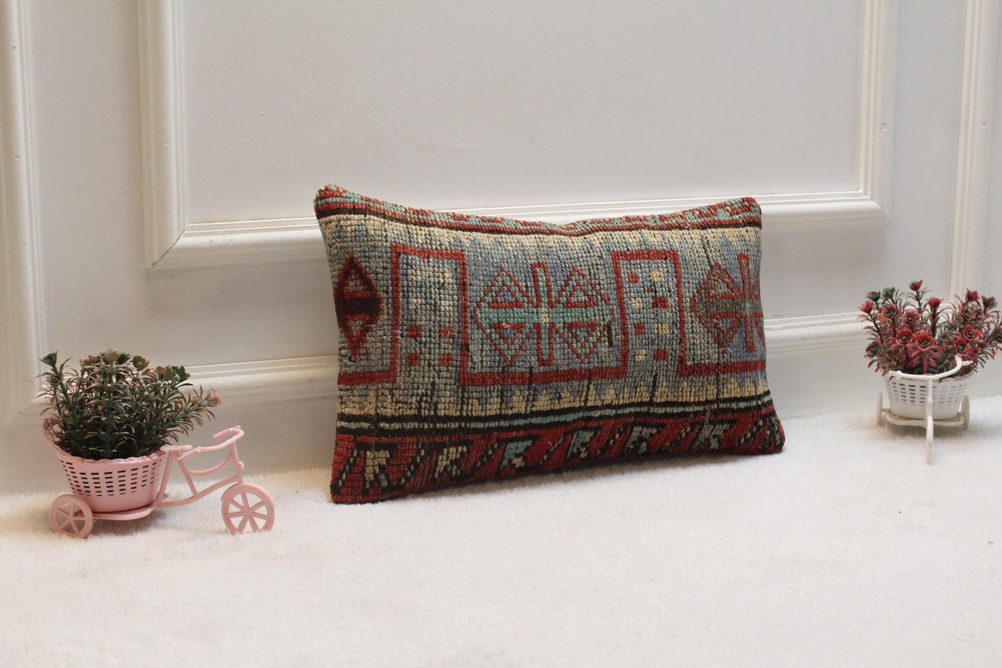 Vintage Turkish Rug Lumbar Pillow Cover: Organic Wool, 12x20 inch