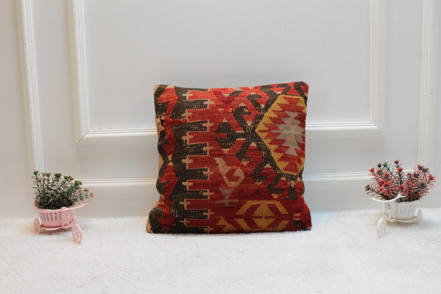 Handmade Kilim Pillow Cover: Organic Wool, Vintage Rug (16x16 in)