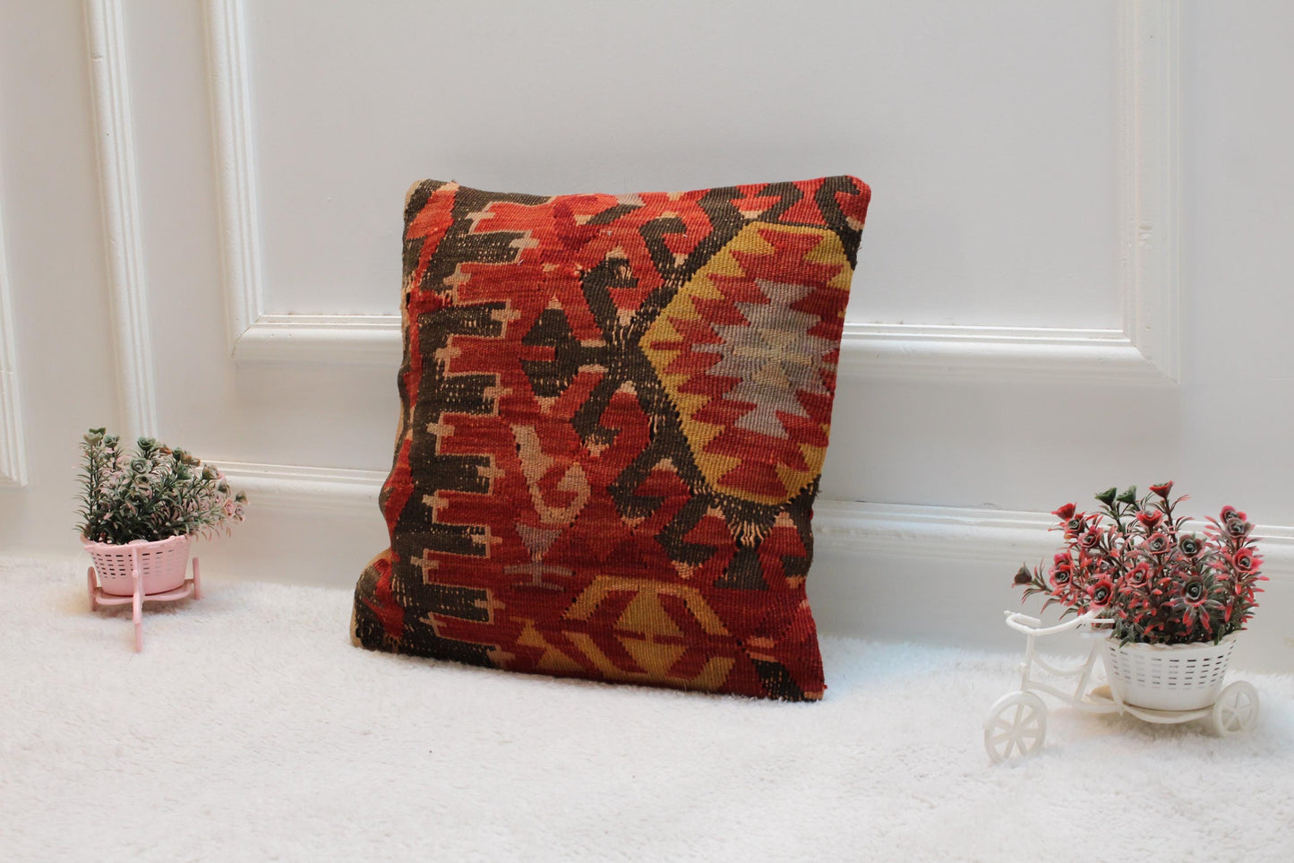Handmade Kilim Pillow Cover: Organic Wool, Vintage Rug (16x16 in)