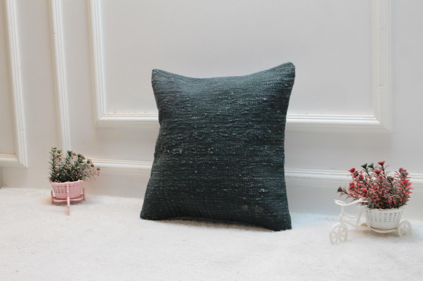 Green Vintage Kilim Pillow Cover: Handmade Wool, 16x16 inch