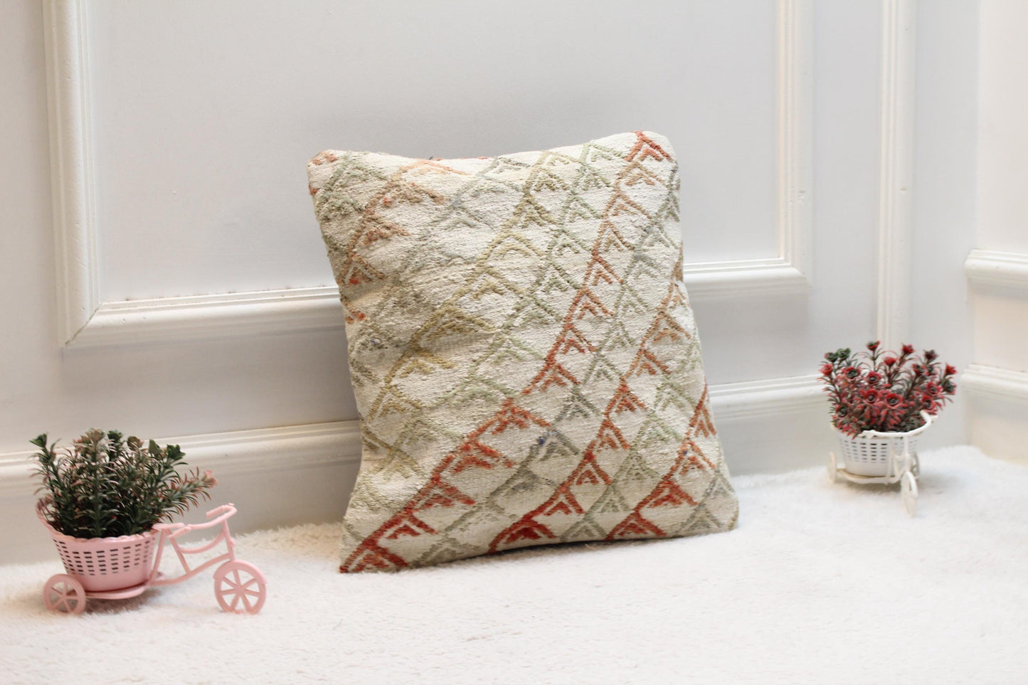 Geometric Kilim Pillow Cover: Handmade Boho Wool, 16x16 inch