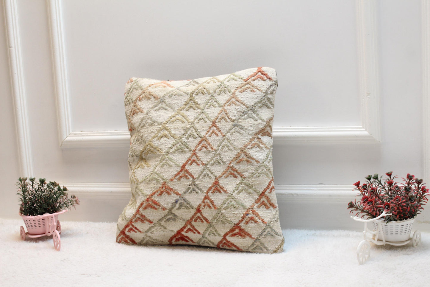 Geometric Kilim Pillow Cover: Handmade Boho Wool, 16x16 inch